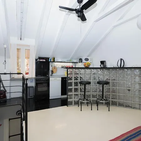 Febe Apartment *