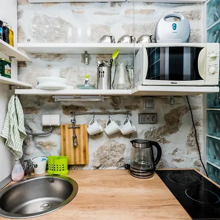 Febe Apartment *